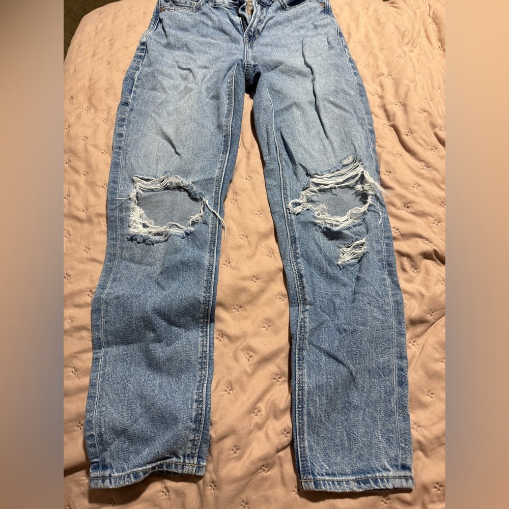 Distressed Women Jeans